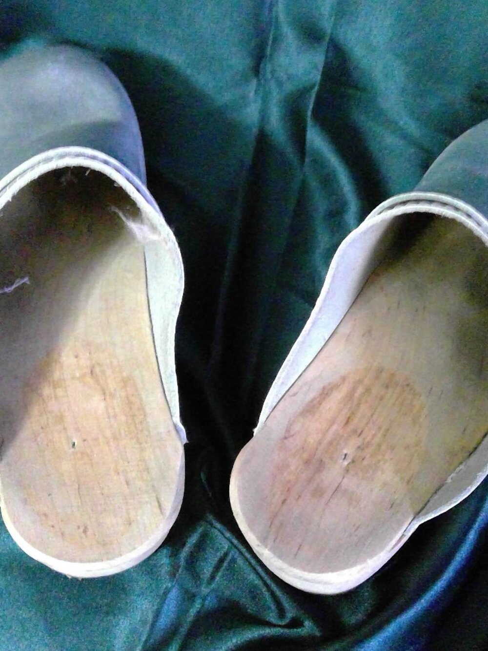 HAND MADE CLOGS.....LABEL REMOVED - Picture 4 of 5